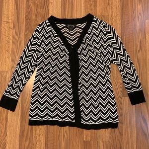 White House Black Market B&W Chevron Cardigan XS